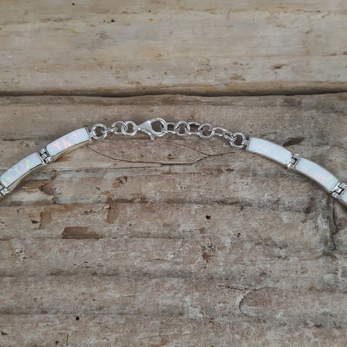 Flinder White Drift Necklace