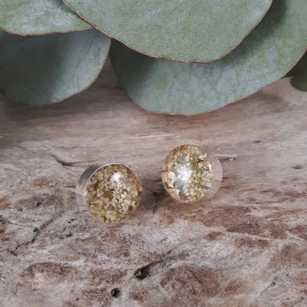 Flores Gypsophila Round Stud Earrings