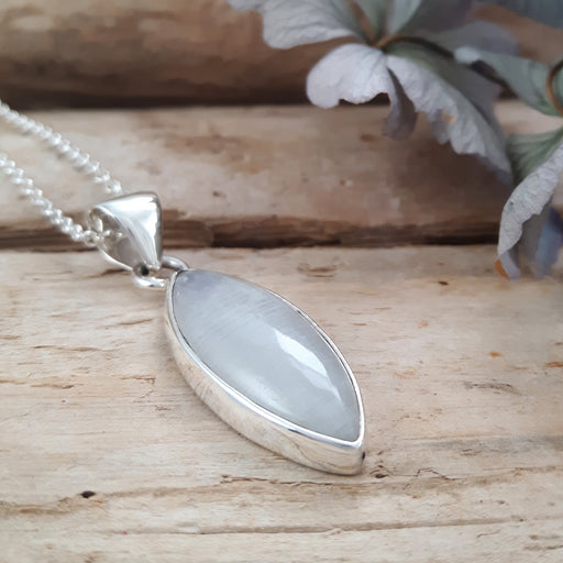 Monet Moonstone Med Pendant Oval A