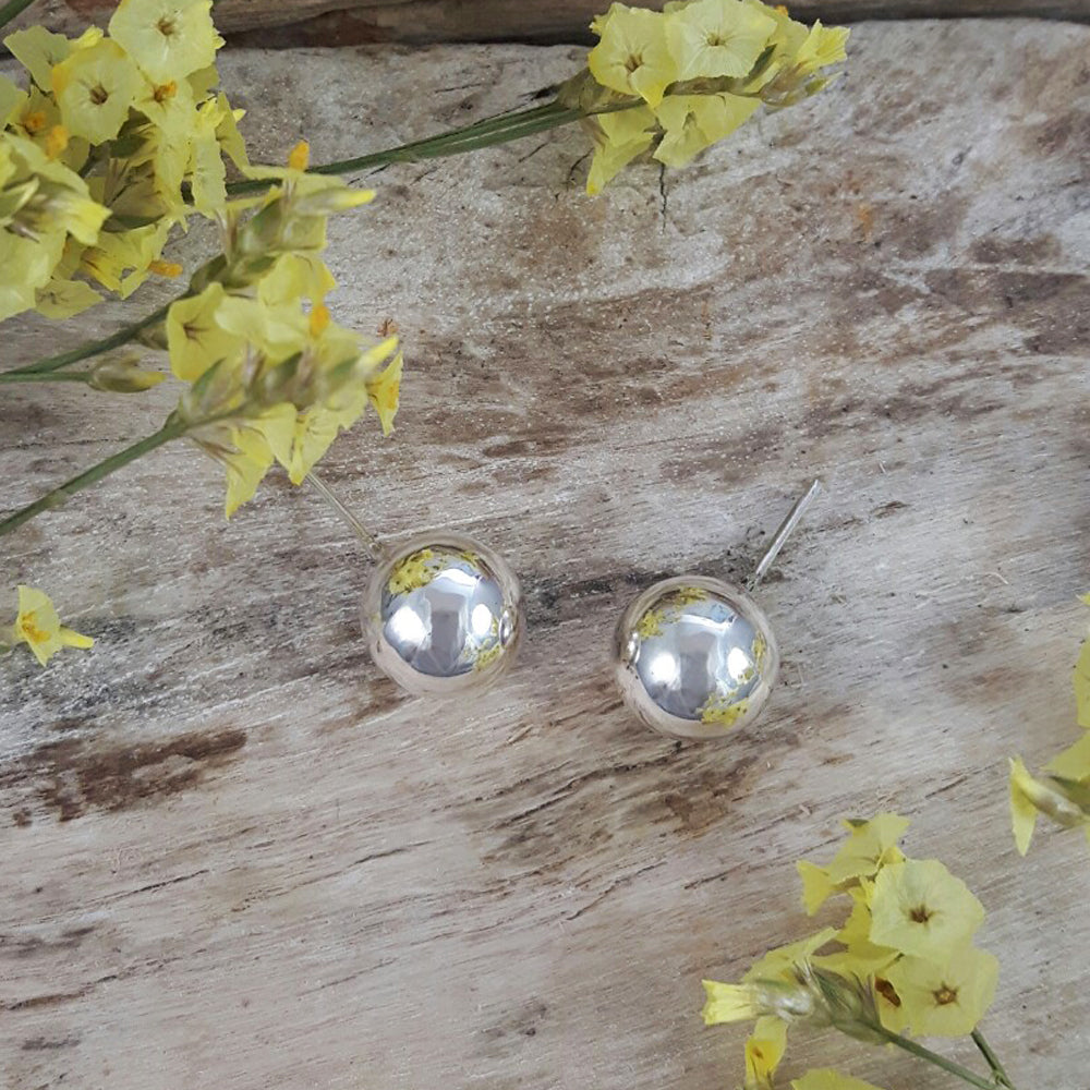 Pea Polished Large Stud Earrings