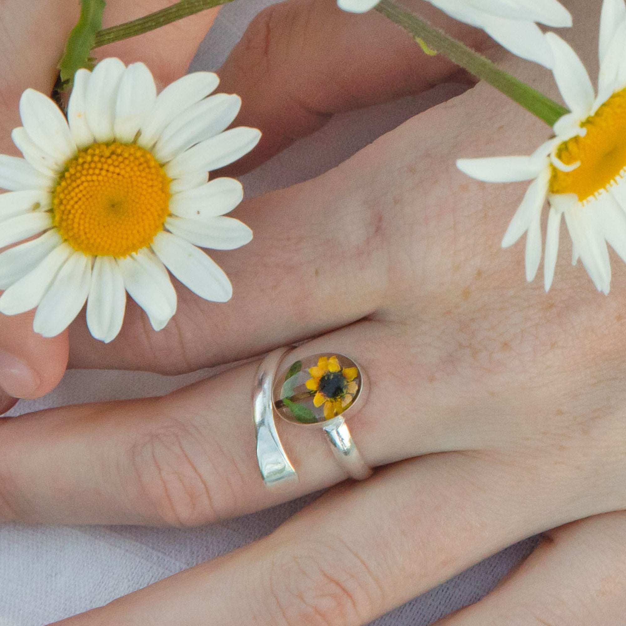 Flores Dahlia Adjustable Ring